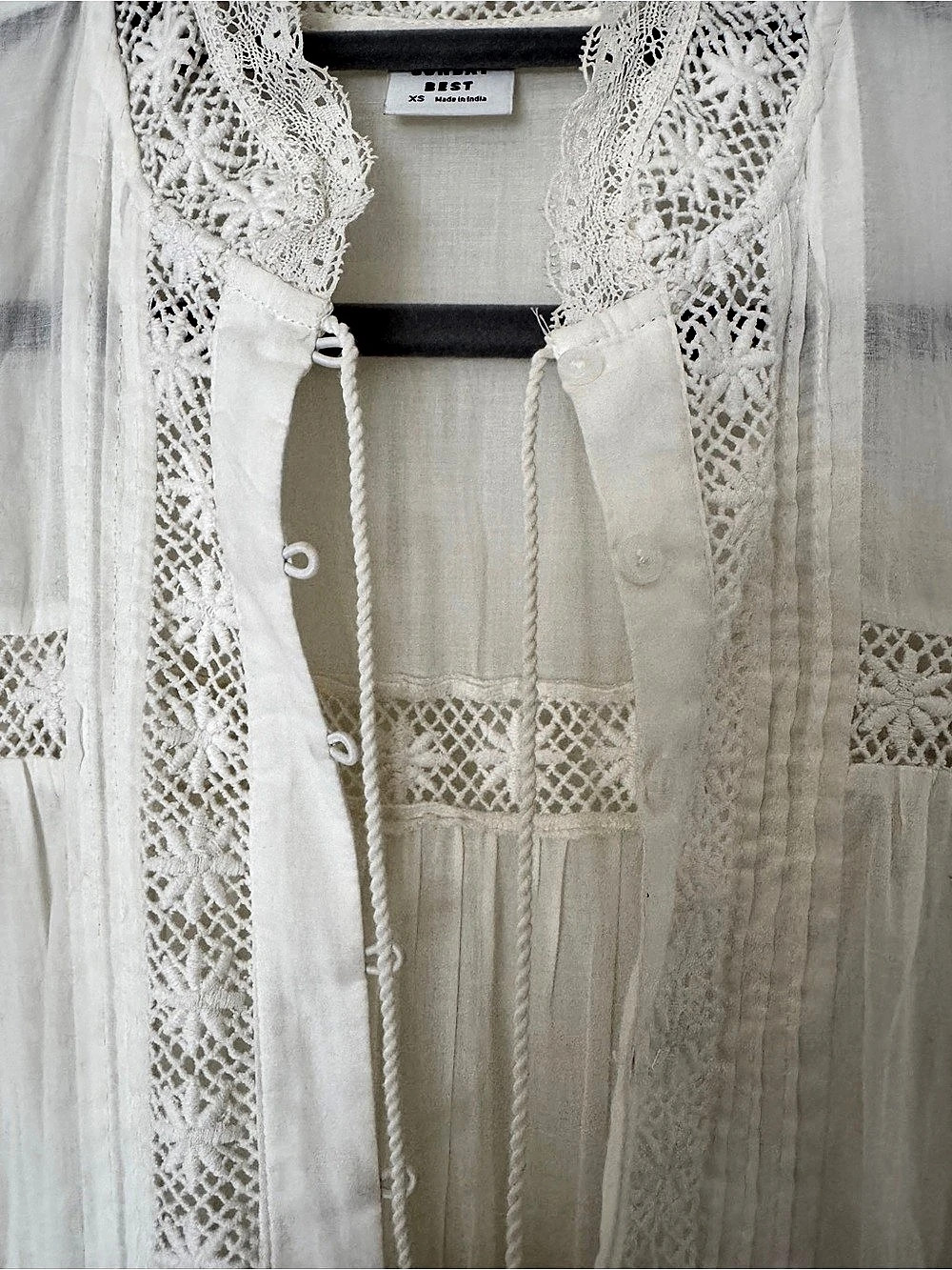 ARITZIA SUNDAY BEST Lace Trim Tiered Mini Dress in White Size XS - Picture 7 of 9